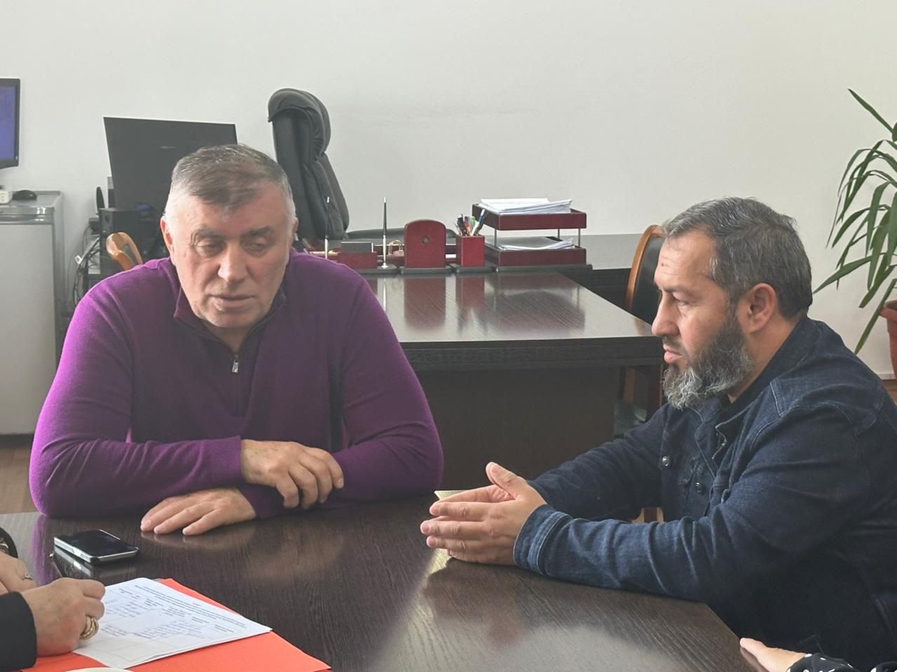 Руководитель ветслужбы Дагестана ответил на обращения граждан в Бабаюртовском районе